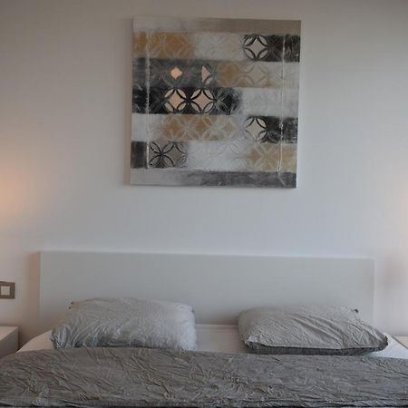 Magnificent Apartment Close To The Beach سان أدريان دي بيزوس المظهر الخارجي الصورة