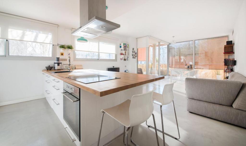 Magnificent Apartment Close To The Beach سان أدريان دي بيزوس المظهر الخارجي الصورة